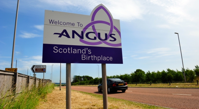 Angus sign post