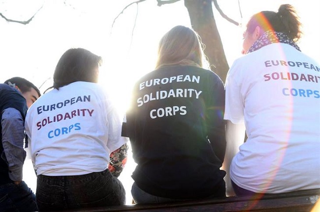 People wearing European Solidarity Corps T-shirts