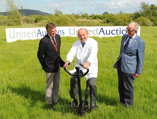 (l-r) RSABI Vice-Chair Jimmy McLean, George Purves, Managing Director of United Auctions and RSABI Chair David Leggat.
