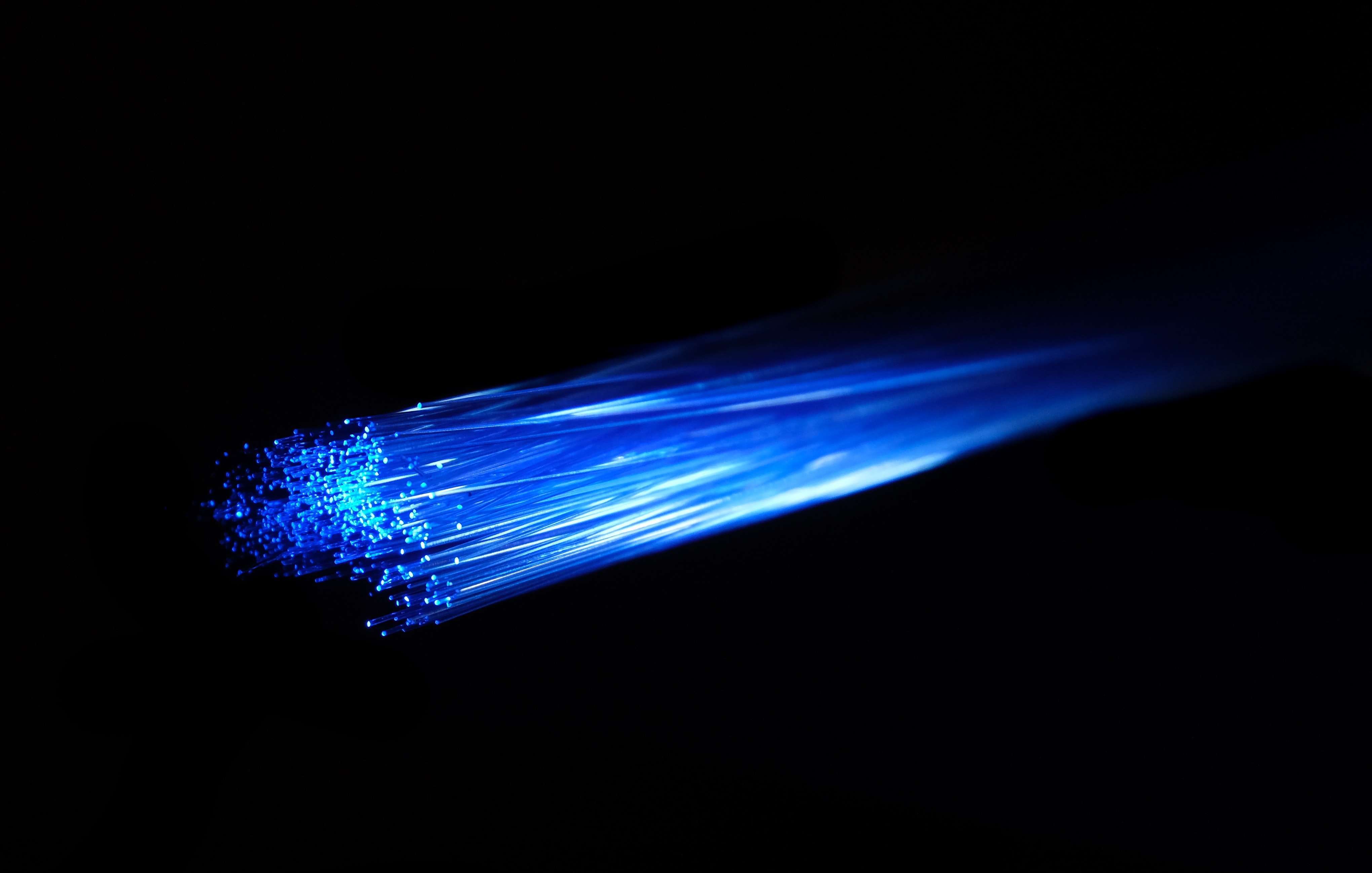 Close up of a fibre optic cable - Picture by www.amvia.co.uk
