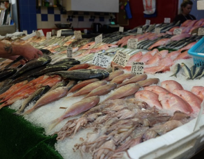 Fish Market by Jonathan Noack (Unsplash)