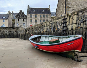 Red boat in Cullen Harbour